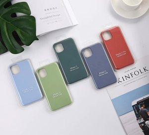 Dėklas Mag Silicone Case Apple iPhone 15 Pro raudonas
