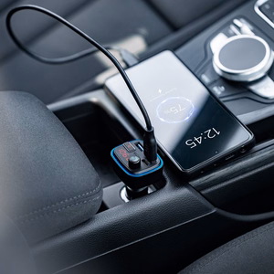 Automobilinis FM siųstuvas su Bluetooth, 2 USB prievadais ir USB-C