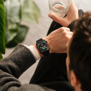 Spigen WBF01 dirželis, skirtas Apple Watch 44 / 45 / 46 / 49 mm, juodas