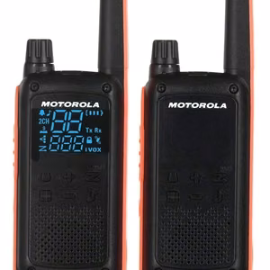 "Motorola Talkabout T82" dviguba pakuotė + įkroviklis