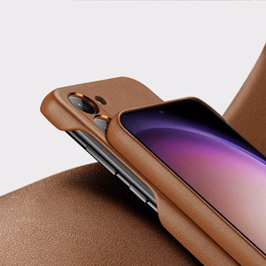 Dux Ducis Grit dėklas Samsung Galaxy S23+ eleganti dėklas iš dirbtinės odos ruda