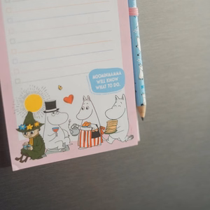 Moomins magnetinė pirkinių užrašinė šaldytuvui su pieštuku, 10 × 21 cm