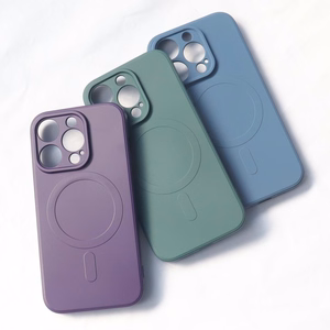 Magnetinis suderinamas silikoninis dėklas iPhone 15 Plus - juodas