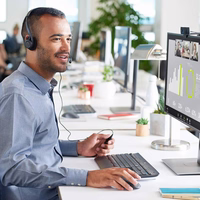 Logitech 960-001055 internetinė kamera 3 MP 1920 x 1080 pikseliai USB Juoda