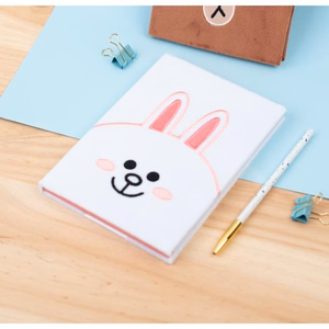 Line Friends A5 pliušinė užrašinė, balta