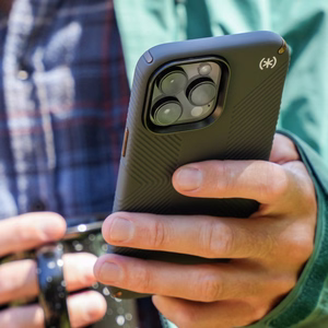 Чехол Speck Presidio2 Grip для iPhone 15 Plus / 14 Plus, с нескользящим покрытием, цветовая комбинация «Charcoal / Cool Bronze / Slate»