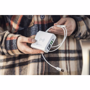 FORCELL F-ENERGY daugiafunkcis įkroviklis 15W 4in1 su USB/USB-C jungtimi, išorine baterija 8000mAh ir belaidžiu įkrovimu