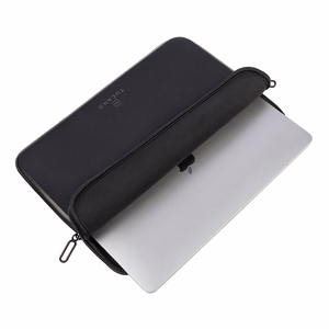 Juoda Tucano Elements 2 4 mm neopreno įmautė MacBook Air 13 col. (2018–2024), MacBook Pro 13 col. (2016–2022) ir 12 col. nešiojamiesiems kompiuteriams