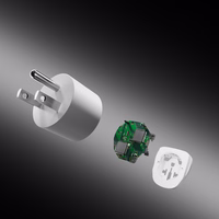 Adapteris iš US sieninio kištuko į universalų kištuką