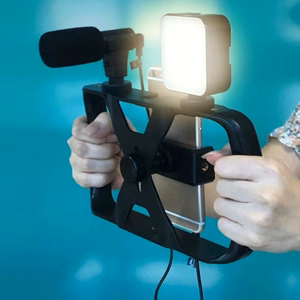 Selfie lazda (f) su belaidžiu nuotolinio valdymu tripodu su LED ir mikrofonu tiesioginei transliacijai TL-49T - juoda