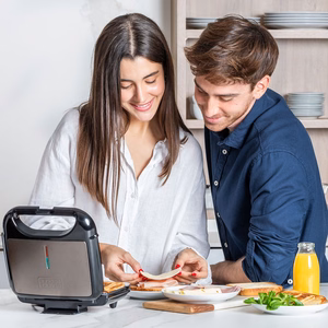 Black+Decker BXSA753E sumuštinių skrudintuvas