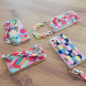 Color Chain Case gelinis lankstus elastingas dėklas su grandinėlės pakabuku iPhone 13 Pro įvairiaspalvis (1)