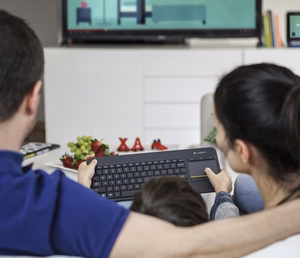 Logitech K400 Plus klaviatūra RF belaidė olandų juoda
