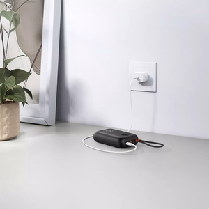 Išorinė baterija VEGER 30000 mAh su įmontuotu kabeliu Type C / Lightning PD QC3.0 35W K3 (W3018) juoda