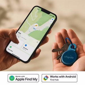 „Chipolo LOOP“ – įkraunamas „Bluetooth“ sekiklis su silikonine kilpa, skirtas „iOS“ ir „Android“ įrenginiams, tamsiai mėlynos spalvos