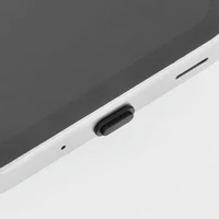 Lightning įkrovimo lizdo dangtelis su laikikliu juodas