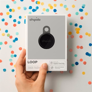 „Chipolo LOOP“ – įkraunamas „Bluetooth“ sekiklis su silikonine kilpa, skirtas „iOS“ ir „Android“ įrenginiams, anglies spalvos