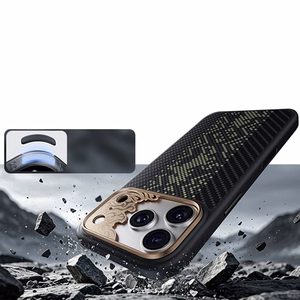 Juodas „Benks Magnetic Armor Pro Knight“ kevlaro dėklas su metaliniu rėmeliu (C.K.FL.AP.GD.B072), skirtas iPhone 18 Pro / iPhone 17 Pro su „Camera Control“ mygtuku