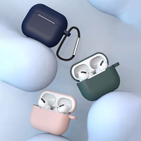 Dėklas AirPods 3 silikoninis minkštas dėklas ausinėms + raktų pakabukas omaro užsegimas pakabukas juodas (dėklas D)
