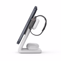 Crong MagSpot Pivot stovas - 3-in-1 belaidis įkroviklis with MagSafe iPhone, Apple Watch, and AirPods (baltas)