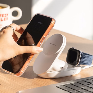 "Ringke QI2.2 25W 3in1" magnetinis indukcinis įkroviklis "MagSafe" - baltos spalvos