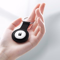 Crong Silicone dėklas with raktų pakabukas – apsauginis keychain dėklas Apple AirTag 1/2 (juodas)