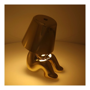 Stalo lempa prie lovos GOLD MAN Art Deco sėdinti (versija 4) MLTL