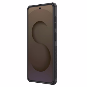 Nillkin Super Frosted Shield Pro Magnetic Dėklas suderinamas su MagSafe for Samsung Galaxy S26 - juodas