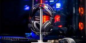 Kruger&Matz Warrior GH-10 ant ausų dedamos žaidimų ausinės