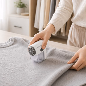 Esperanza ECS003E – electric fabric shaver, white