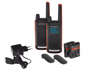 "Motorola Talkabout T82" dviguba pakuotė + įkroviklis