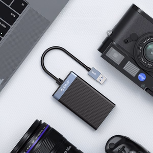 Orico CL4D-A3 atminties kortelių skaitytuvas USB-A 3.0, SD / microSD / CF / MS, 5 Gbps – juodas su sidabro spalva