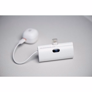 Išorinė baterija Forcell F-Energy Power Plug F5K3 PD 20W 5000 mAh su įmontuotu jungtimi Lightning balta