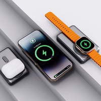 Dudao K29 10000mAh PD 20W Magnetinė išorinė baterija su metaliniu dėklu, stovu ir įmontuotais USB-C/Lightning kabeliais - sidabrinė