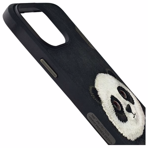 Nimmy Big Eyed Pet 2.0 Panda dėklas iPhone 15 Pro – juodas