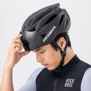 Rockbros dviratininko šalmas su skydeliu ir nuimamais apsauginiais UV akiniais, unisex - juodas/rudas
