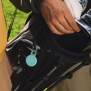 „Chipolo LOOP“ – įkraunamas „Bluetooth“ sekiklis su silikonine kilpa, skirtas „iOS“ ir „Android“ įrenginiams, mėtų spalvos
