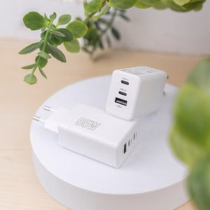 "Maxlife MXTC-08-65ACC PD QC įkroviklis 2x USB-C 1x USB 65W baltas