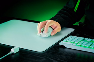 Razer Viper V3 Pro kompiuterio pelė Žaidimams Dešinės rankos RF Wireless + USB Type-C Optinis 35000 DPI