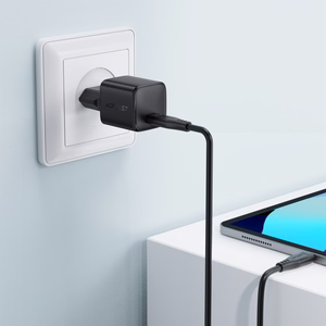 Acefast A118 30W GaN USB-C tinklo įkroviklis su 1.2m USB-C į Lightning laidu - juodas