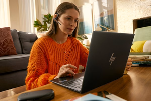 HP Poly Voyager Legend 30 ausinės