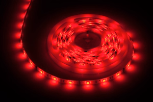 Apšvietimo rinkinys su 5050 SMD LED juosta (150 LED), maitinimo šaltiniu ir spalvų valdikliu