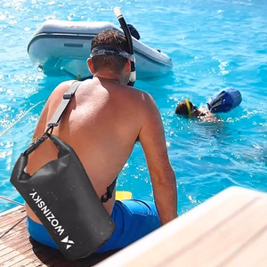 Wozinsky WWK-30 vandeniui atsparus krepšys SUP baidarei 30 l - juoda