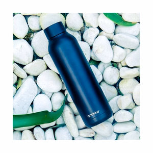 Quokka Solid nerūdijančiojo plieno termogertuvė, 630 ml, juoda (Jet Black)