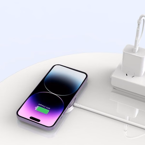 Tech-Protect QI15W-A44 Магнитное беспроводное зарядное устройство с MagSafe - белый