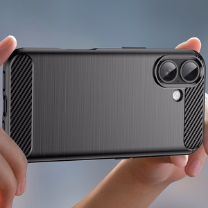 Carbon dėklas telefonui iPhone 17 - juodas