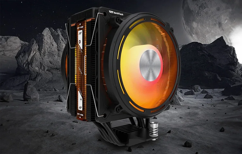 Darkflash aktyvus aušintuvas uolų ir mėnulio fone