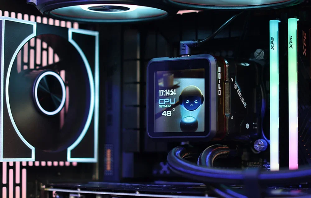 Vandeninis aušintuvas su IPS ekranu kompiuterio korpuse