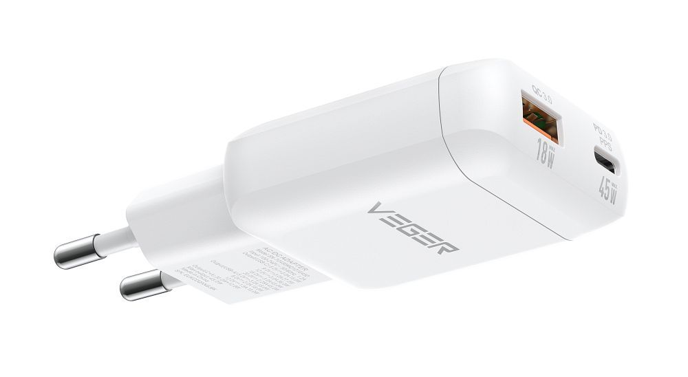 Telefono įkroviklis USB A + Type C PD 45 W + duomenų perdavimo kabelis Type C į C 100 W VEGER TR121, baltas